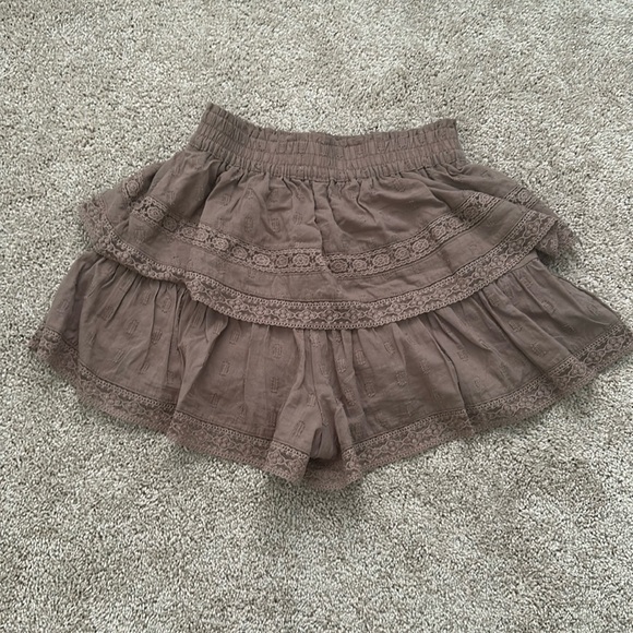 Altar’d State Raleigh Lace Ruffle Shorts - Picture 2 of 4